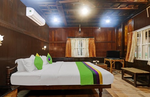 Chowara Hotel | Relax at Treebo Trend God's Own Country Ayurveda Resorts