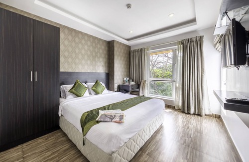 Raja Annamalai Puram Hotel | Stylish Stay at Treebo Trend J'S Five Two Boutique Hotel