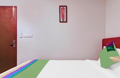 Kakinada Hotel | Elegant Stay at Treebo Trend S V Manor with Great Amenities