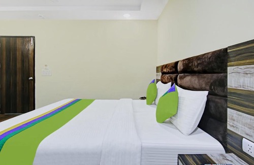 Karol Bagh Hotel | Discover Treebo Trend Singh Continental: Family-Friendly Retreat