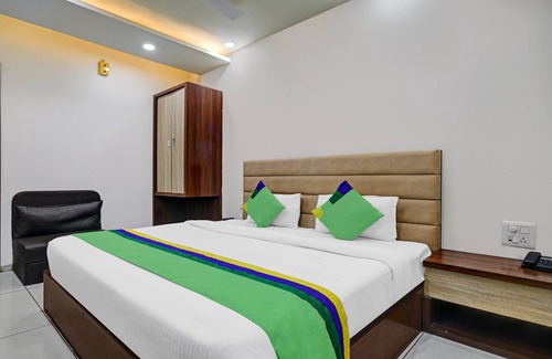 Kolar Road Hotel | Budget-Friendly Treebo Trend Taste Of India with Dining & Access