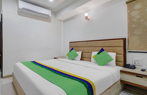 Kolar Road Hotel | Budget-Friendly Treebo Trend Taste Of India with Dining & Access