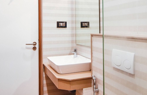 Gopalapuram Hotel | Discover Treebo Trend Vinayak Inn Near Railway Station