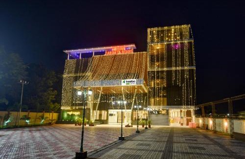 Ranchi Hotel | Relax at Treebo Winsome Banquet and Resort with Pool Access