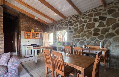 Emakhazeni Cabin | Treeferns Trout Lodge
