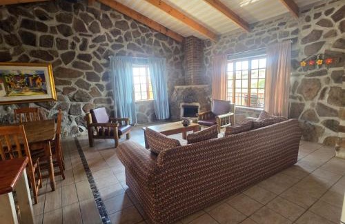 Emakhazeni Cabin | Treeferns Trout Lodge