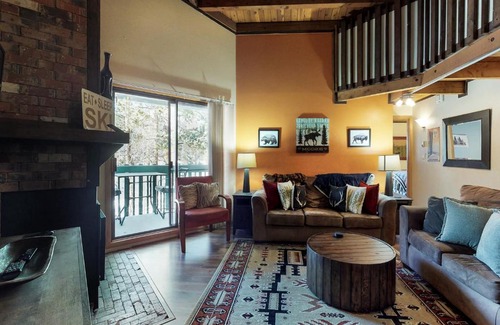 Wildernest Hotel | Inviting Treehaus Lofted: Pool, Hot Tub & Family-Friendly Fun