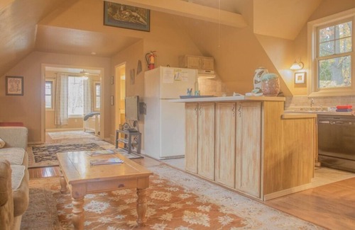 Egg Harbor Cabin | Unforgettable Treehouse at Plum Bottom - Guest Rated 9.8
