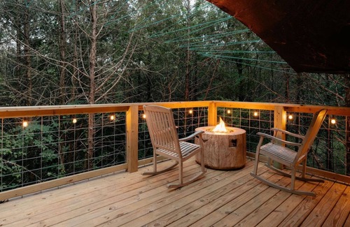 Branson House | Cozy Treehouse Glamping Experience in Branson, MO