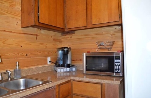 Gordonville Cabin | Cozy Treehouse Cabin with Beach and Lake Access