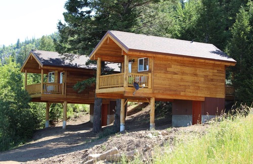 Island Park Apartment | Cozy Retreat at Treehouse North Near Yellowstone - Ocean View!
