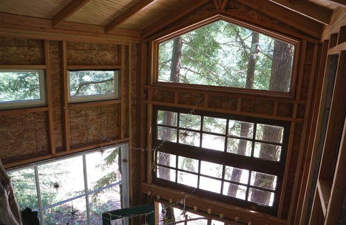 Los Gatos Ski Chalet | Enchanting Treehouse Retreat in Los Gatos Mountains