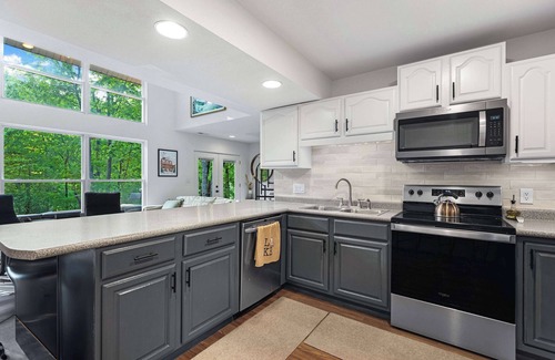 Shawnee Bend House | Treehouse LOZ – Seclusion for 6!