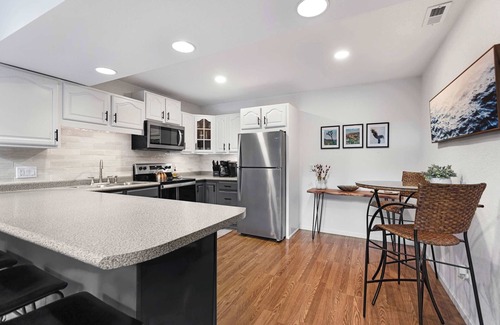 Shawnee Bend House | Treehouse LOZ – Seclusion for 6!