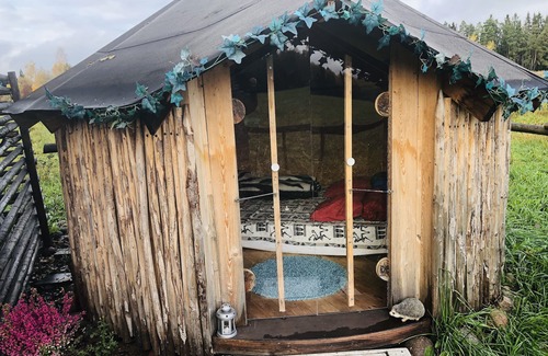 Avesta House | Unique Treehouse Magpies Nest with Inviting Bubble Pool