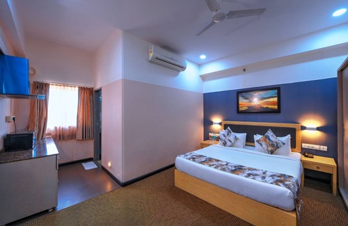Viramgam Hotel | Relaxing Retreat at TreeHouse Morina with Pool & Dining