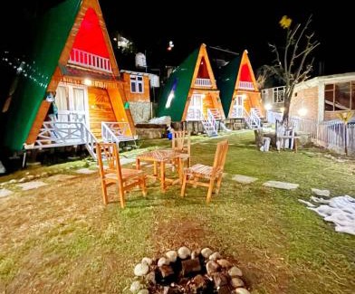 New Manali Ski Chalet | Treehouse near mall rd for 4 person
