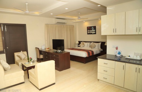 Sushant Lok House | Cozy Treehouse Neo Casa - Family-Friendly Retreat Awaits