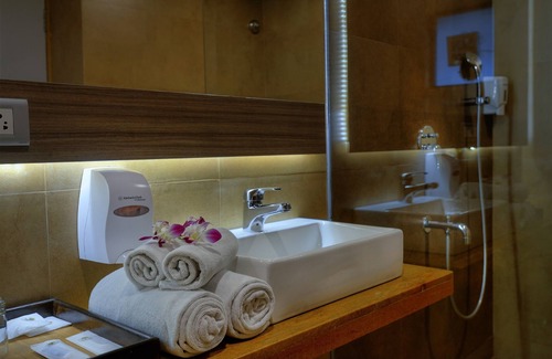 Panaji Hotel | Welcoming TreeHouse Neptune: 4-Star Stay with Family Amenities