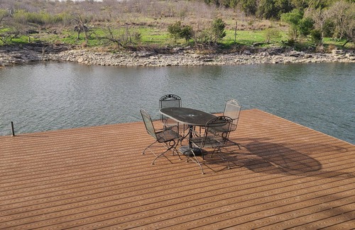 Graford House | Idyllic Treehouse on PK Lake - Ideal for Fishing Lovers