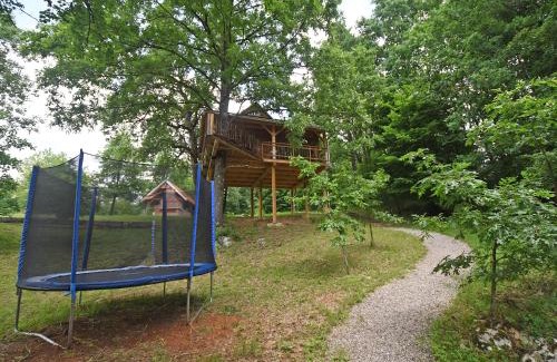 Cvetkovic Cabin | Unforgettable Treehouse Resnice - Mrežnica with Ocean View