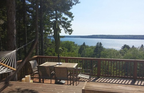 Friendship Ski Chalet | Treehouse with Ocean Views & Forest Access - Rated 10/10