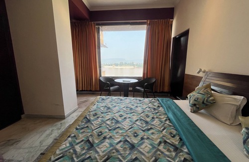 Budhni Resort | TreeHouseNarmade A Riverfront Resort Spa