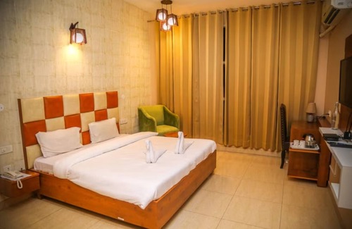 Kuthar Hotel | Budget-Friendly Treeoise Resort with Breakfast & Child Care