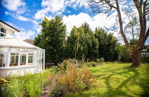 Bexhill-on-Sea Apartment | Family-Friendly Stay at Trees Annex - Bexhill