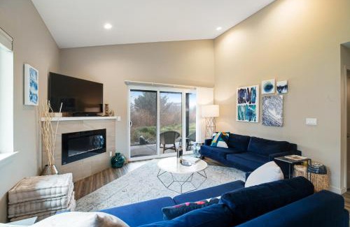 Rockaway Beach House | Experience Trees to Sea House: Family-Friendly Retreat