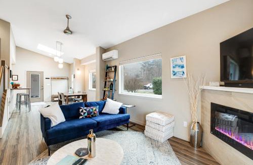 Rockaway Beach House | Experience Trees to Sea House: Family-Friendly Retreat