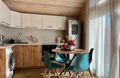 Klavdiyevo-Tarasove House | Pet-Friendly Retreat at Treeskit House - Rated 9.6/10!