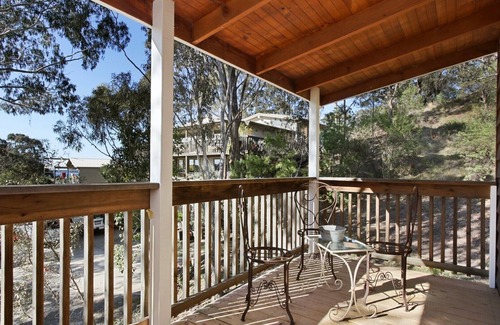 Metung House | Discover Treetop House at Metung with Scenic Lake Views