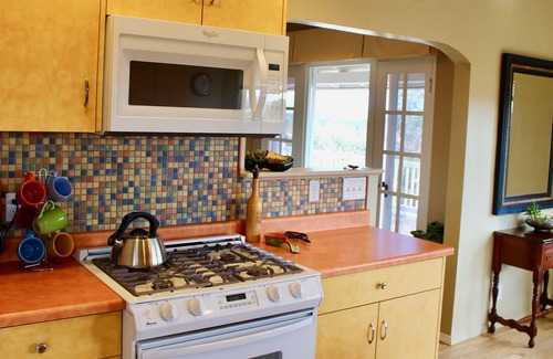 Paso Robles House | Scenic Treetop Lodge: Breathtaking Views Near Downtown