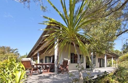 Tairua House | Relaxing Treetop Oasis - Family-Friendly Holiday Home