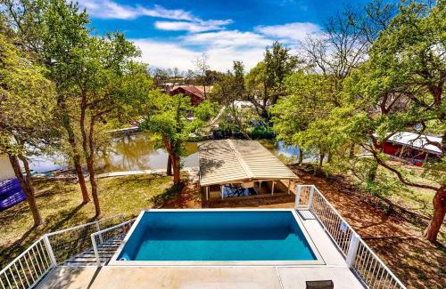 Kingsland House | Experience Treetop on LBJ: Family-Friendly with Pool Access