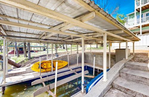Kingsland House | Experience Treetop on LBJ: Family-Friendly with Pool Access