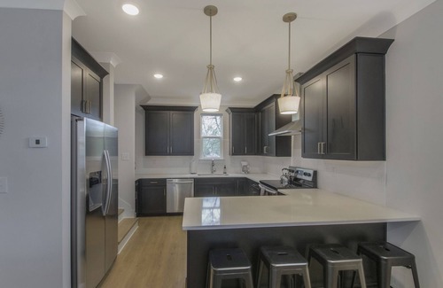 Talbot's Corner House | Experience Treetop Terrace: 10/10 Stay Near Downtown