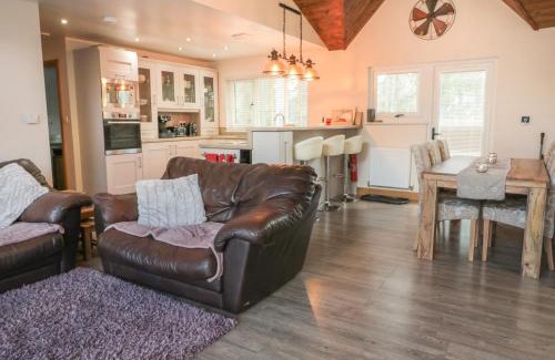 Otterburn House | Explore Treetops: A Family-Friendly 4-Star Retreat