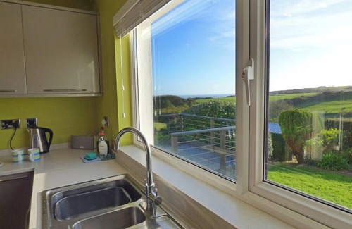 Lydstep Cottage | Family-Friendly Treetops Cottage in Lydstep, Sleeps 8