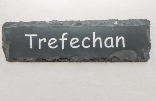 Monknash House | Pet-Friendly Retreat at Trefechan - 4 Star Rated Stay