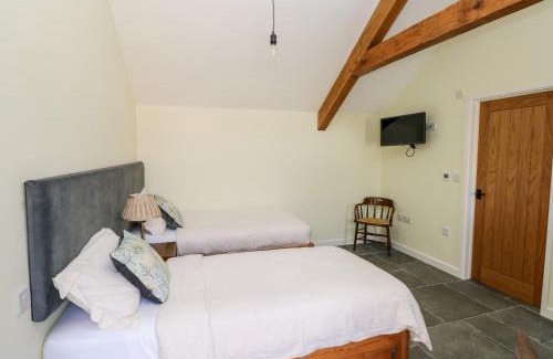 Monknash House | Pet-Friendly Retreat at Trefechan - 4 Star Rated Stay