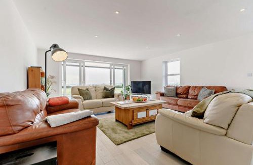 Padstow House | Trefloss: Pet-Friendly Retreat with a 9/10 Guest Rating