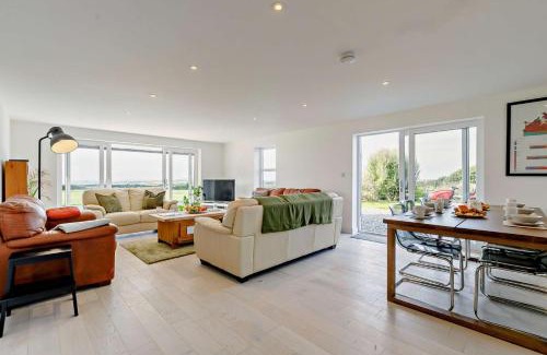 Padstow House | Trefloss: Pet-Friendly Retreat with a 9/10 Guest Rating