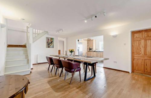 Padstow House | Trefloss: Pet-Friendly Retreat with a 9/10 Guest Rating