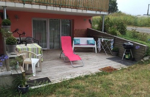 Tregunc Apartment | Cozy Trégunc Apartment Steps from the Beach with Ocean View