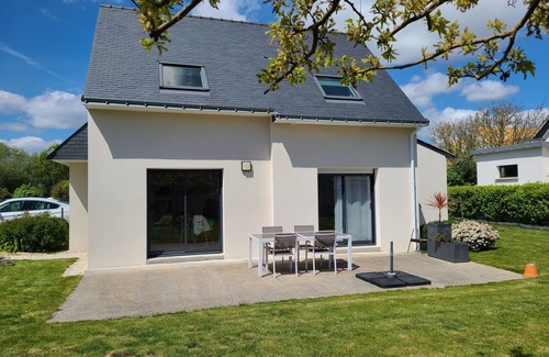 Tregunc House | Cozy Trégunc Retreat Steps from the Beach with Pool & Spa