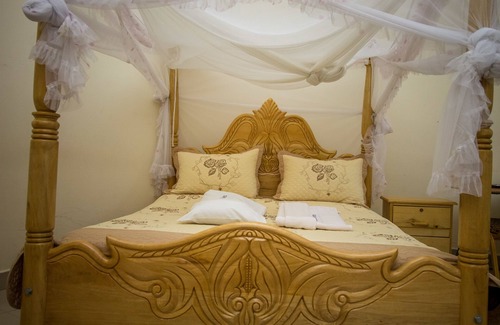 Ntungamo Hotel | Trek Savannah Hotel