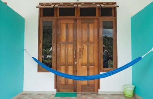 Bukit Lawang House | Explore the Trekking Lodge: Pet and Child Friendly Retreat