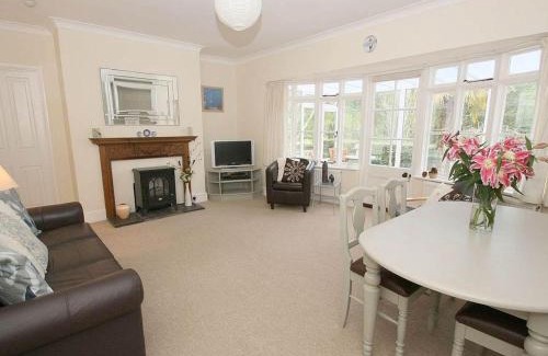 Bodmin House | Pet-Friendly Trelaze: 4-Star Stay with Perfect Reviews